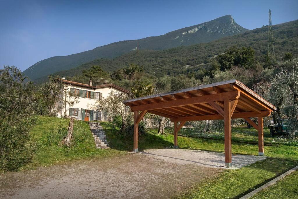 Villa Fuzzys - Un Antico Casale Ristrutturato Malcesine Exterior photo