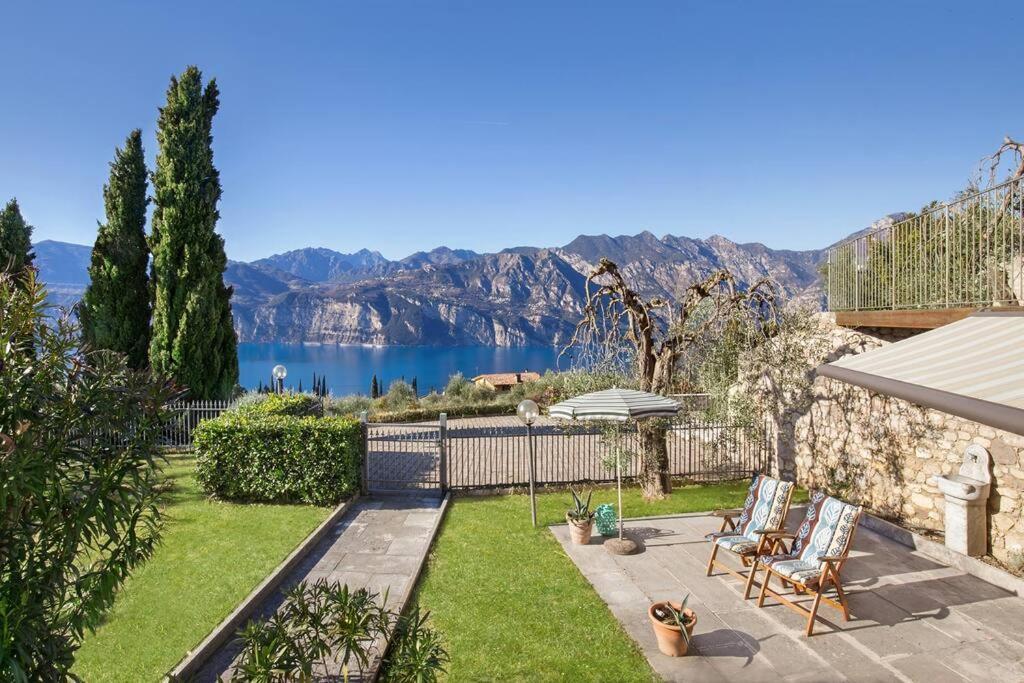 Villa Fuzzys - Un Antico Casale Ristrutturato Malcesine Exterior photo